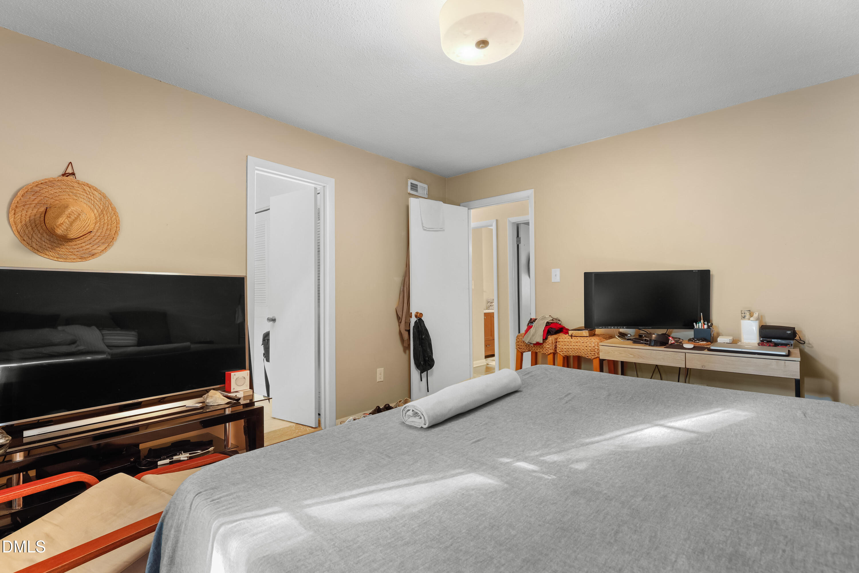 1217 Manassas Court, Unit G Raleigh, NC 27609 - Photo 12 of 23 12
