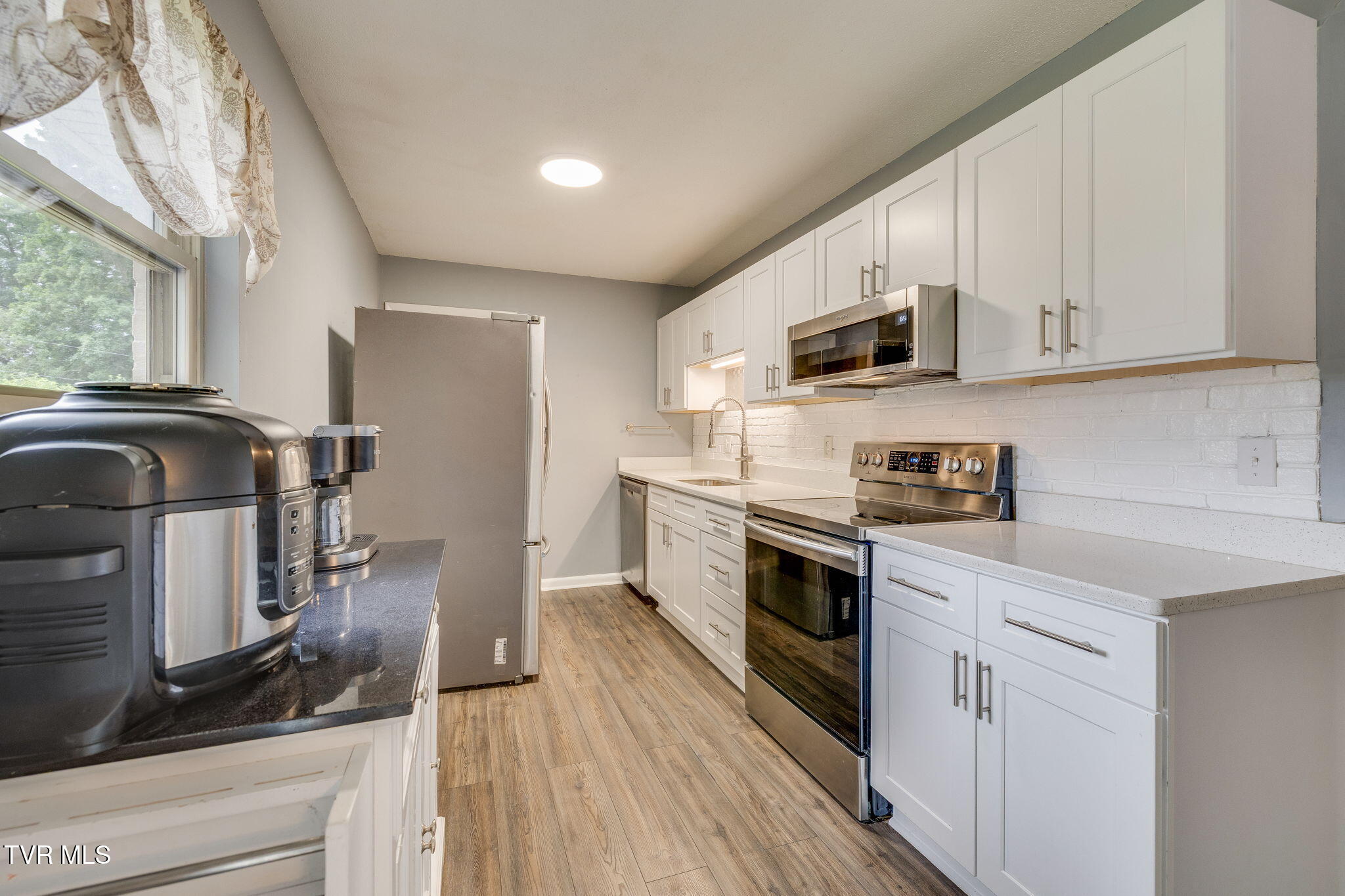 808 Liberty Church Road Kingsport, TN 37663 - Photo 11 of 45 011