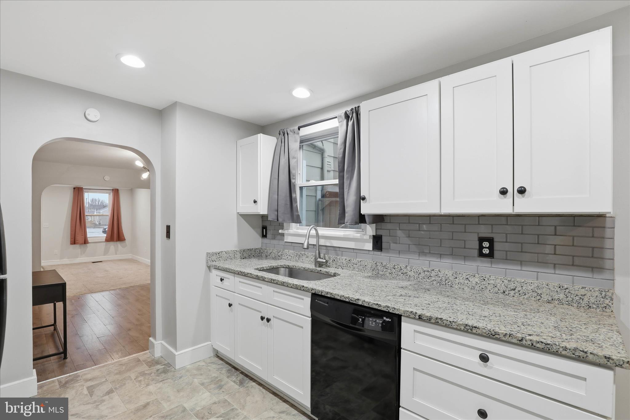 437 Cherry Street Columbia, PA 17512 - Photo 9 of 34