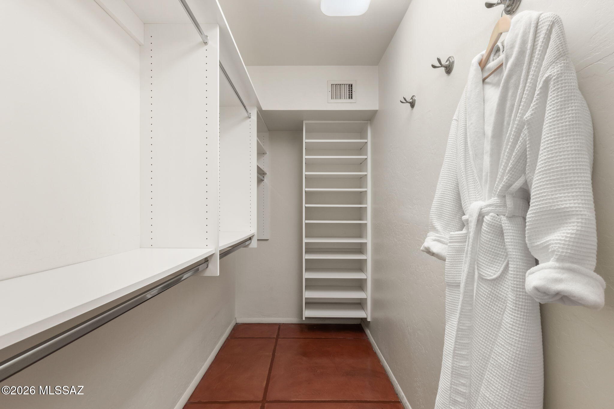 3575 North Pantano Road Tucson, AZ 85750 - Photo 24 of 51 Plenty of space in the primary bedroom walk-in closet