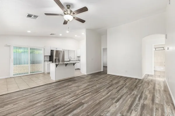$2,045 | 8821 West Loma Lane, Peoria, AZ 85345