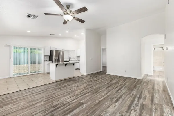 $2,195 | 8821 West Loma Lane, Peoria, AZ 85345