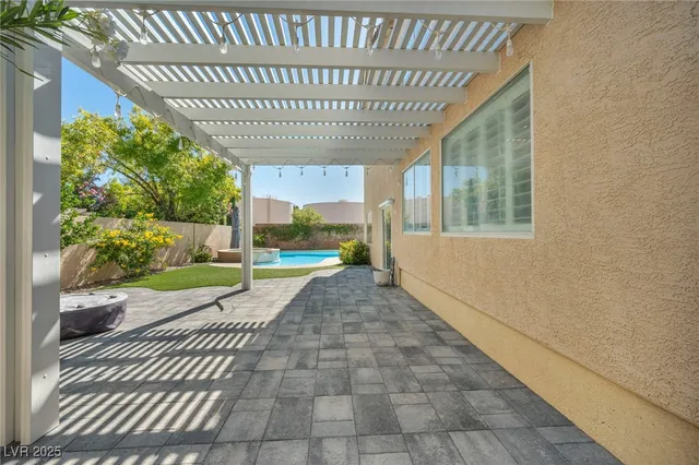 $825,000 | 512 1st Light Street, Henderson, NV 89052