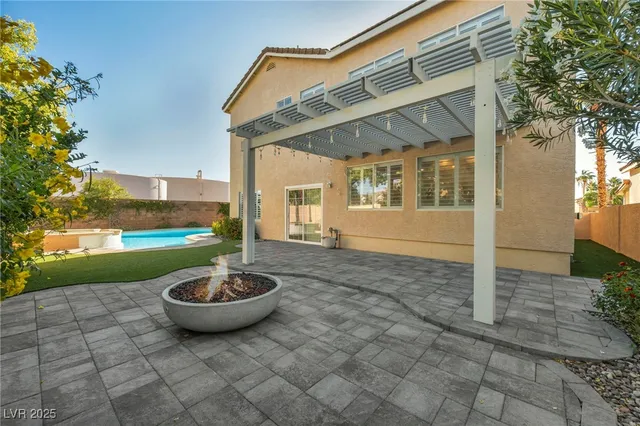 $825,000 | 512 1st Light Street, Henderson, NV 89052