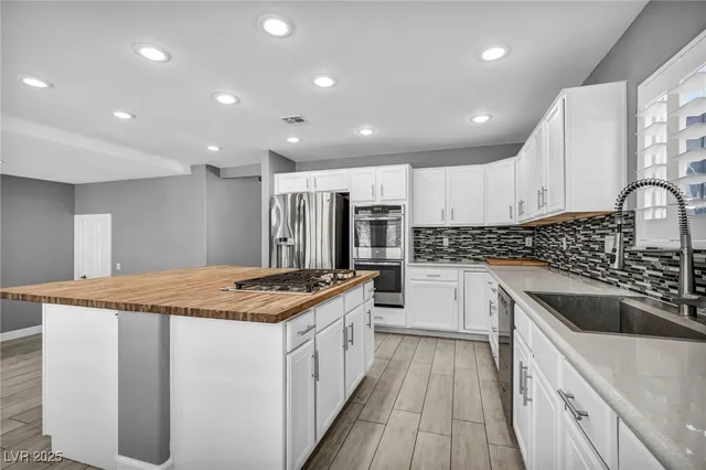 $825,000 | 512 1st Light Street, Henderson, NV 89052