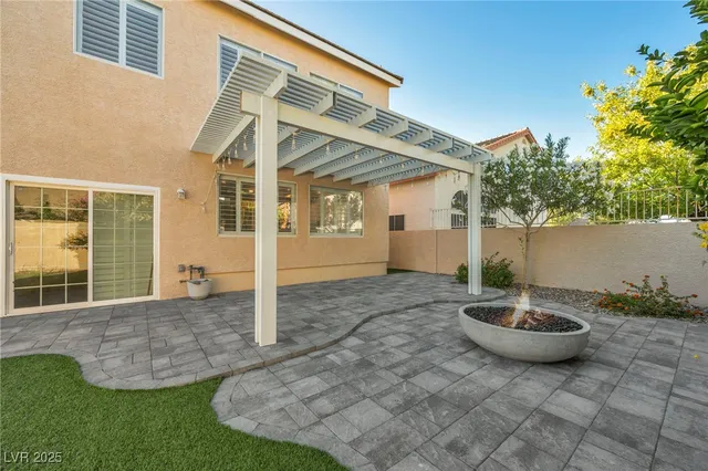 $825,000 | 512 1st Light Street, Henderson, NV 89052