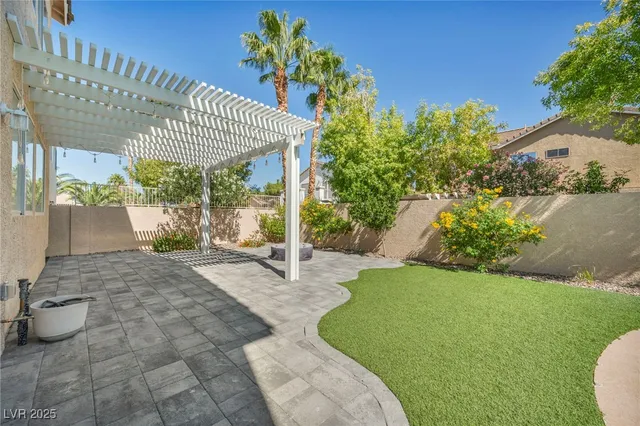 $825,000 | 512 1st Light Street, Henderson, NV 89052