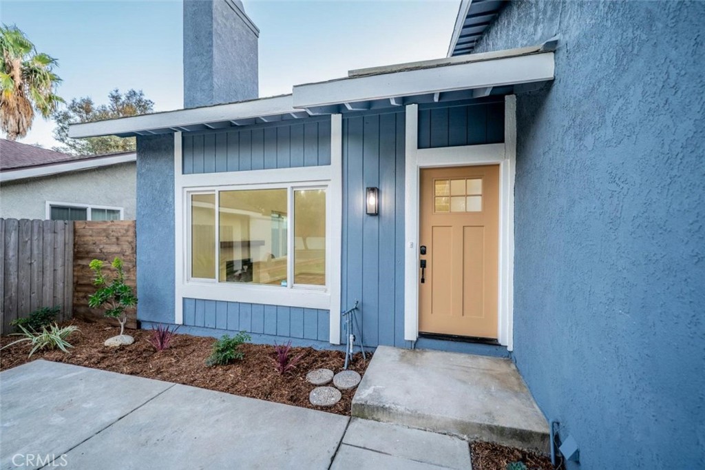 1118 Fallbrook Drive Corona, CA 92878 - Photo 3 of 30 a front view of a house with a garage