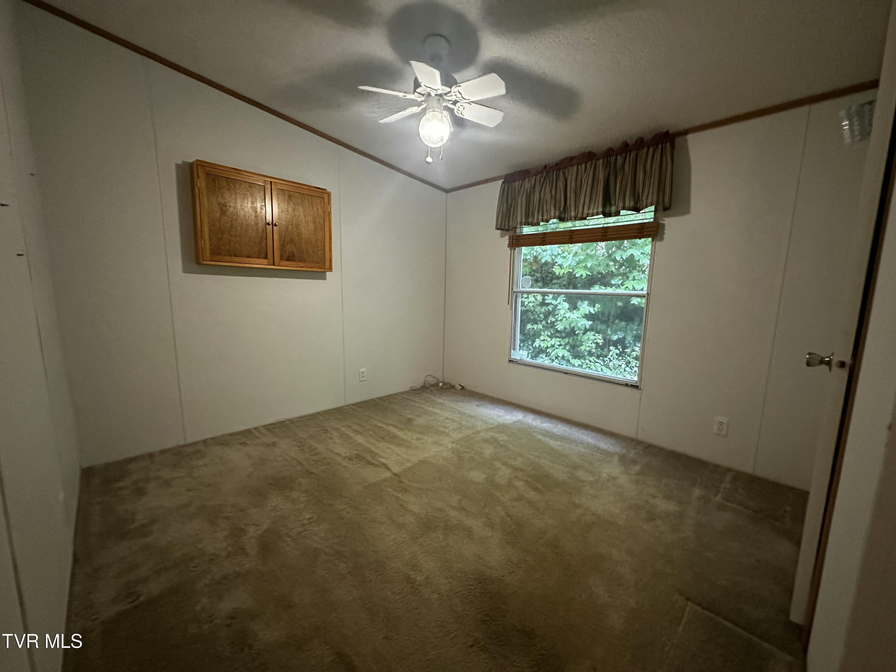 1423 Poga Road Butler, TN 37640 - Photo 21 of 39 IMG_6491