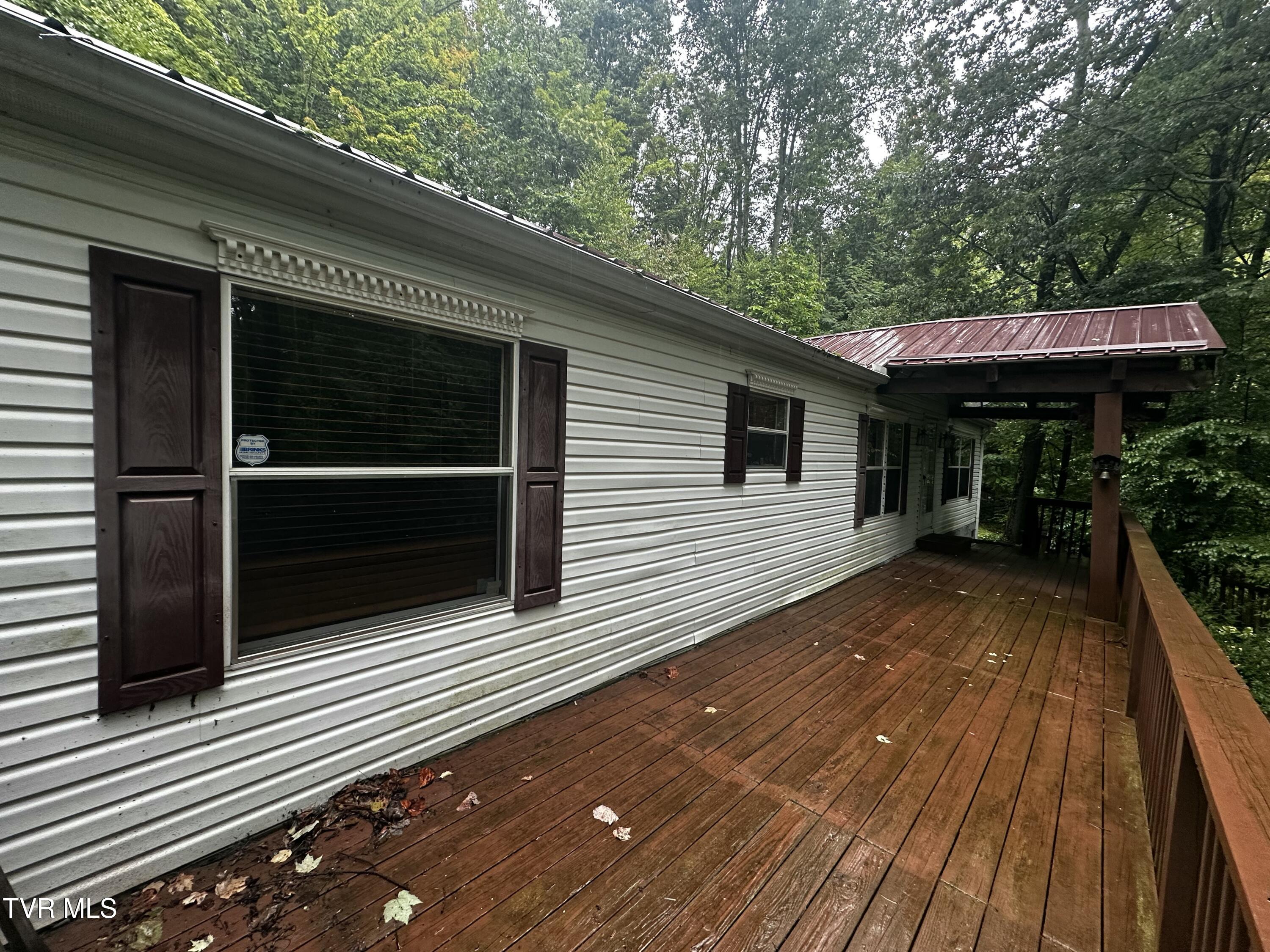 1423 Poga Road Butler, TN 37640 - Photo 28 of 39 IMG_6500