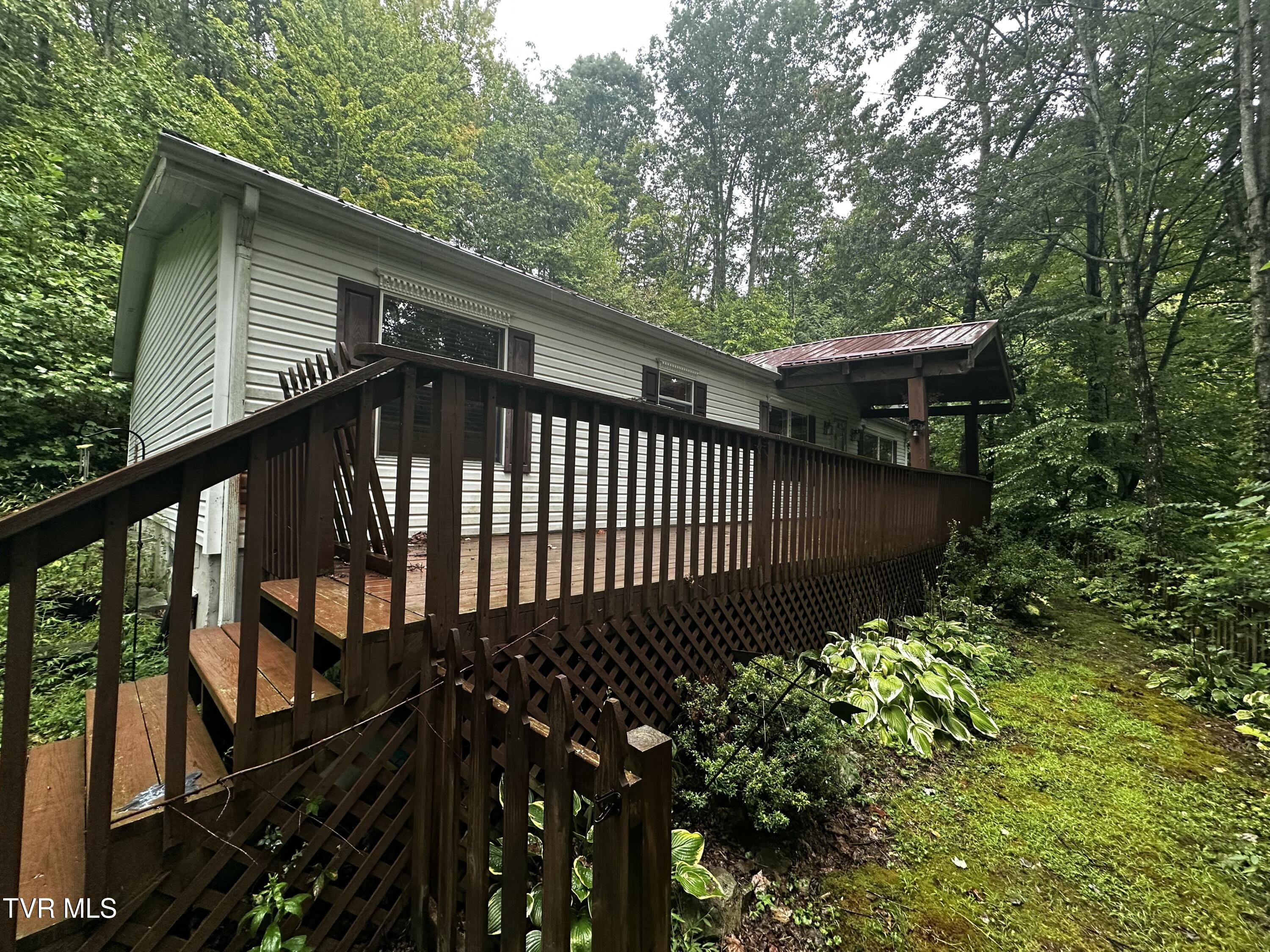 1423 Poga Road Butler, TN 37640 - Photo 29 of 39 IMG_6502