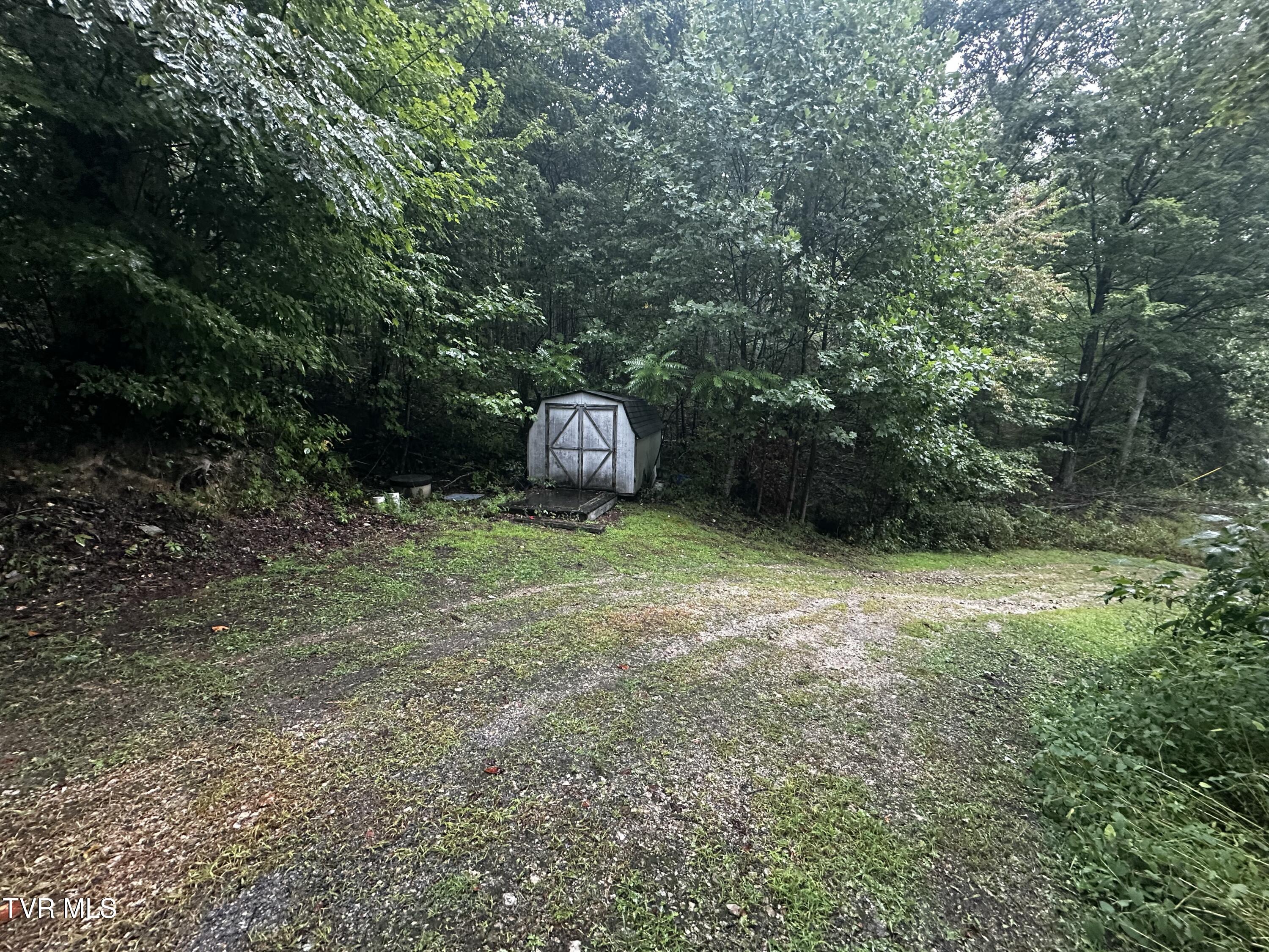 1423 Poga Road Butler, TN 37640 - Photo 35 of 39 IMG_6509
