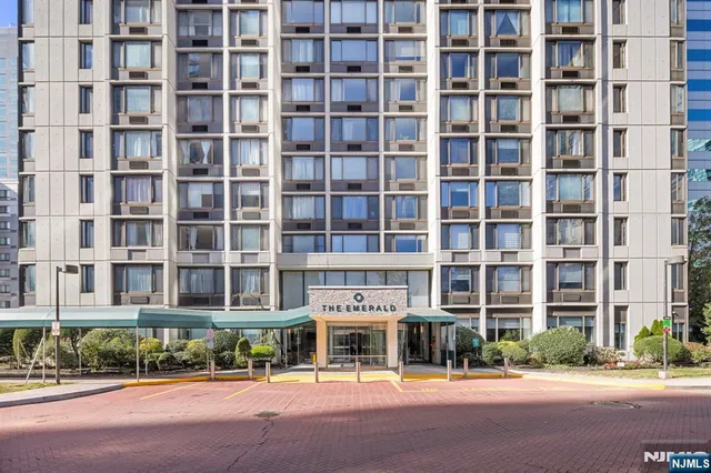 $5,400 | 45 River Drive South, Unit 2914, Jersey City, NJ 07310