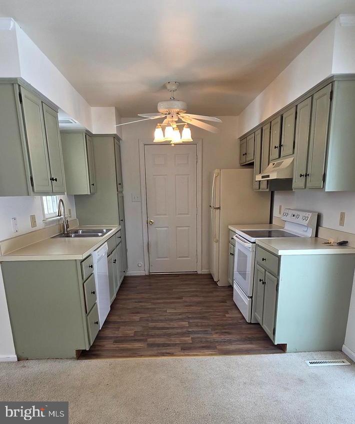 3213 Maplecrest Terrace Lancaster, PA 17601 - Photo 5 of 19 Kitchen and door to garage
