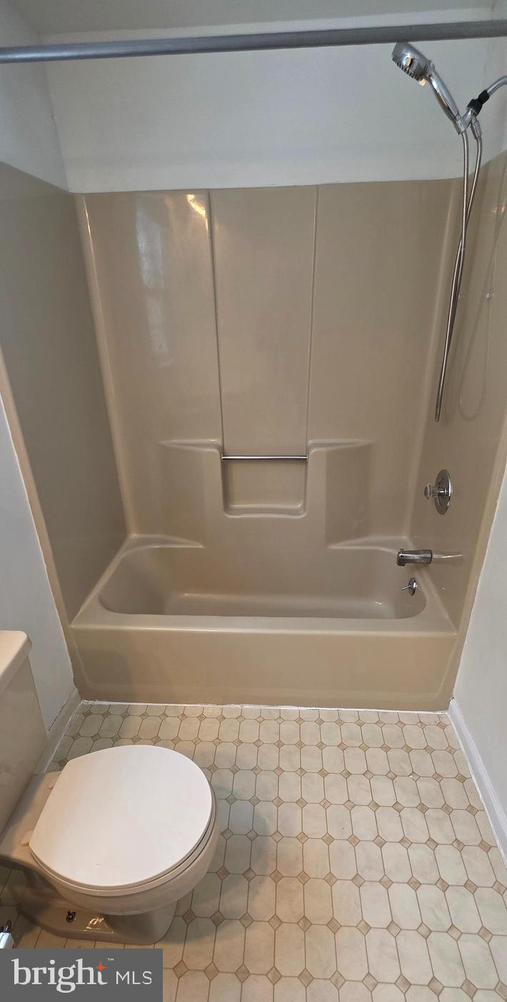 3213 Maplecrest Terrace Lancaster, PA 17601 - Photo 7 of 19 First floor full bathroom