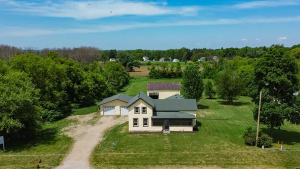 $274,900 | 7466 Highway 91, Omro, WI 54963