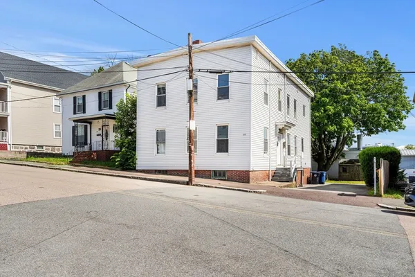 $739,999 | 93 Ocean Avenue, Salem, MA 01970
