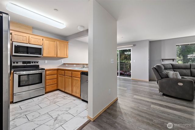 $314,900 | 1700 Southwest Mulberry Place, Unit A204, Oak Harbor, WA 98277