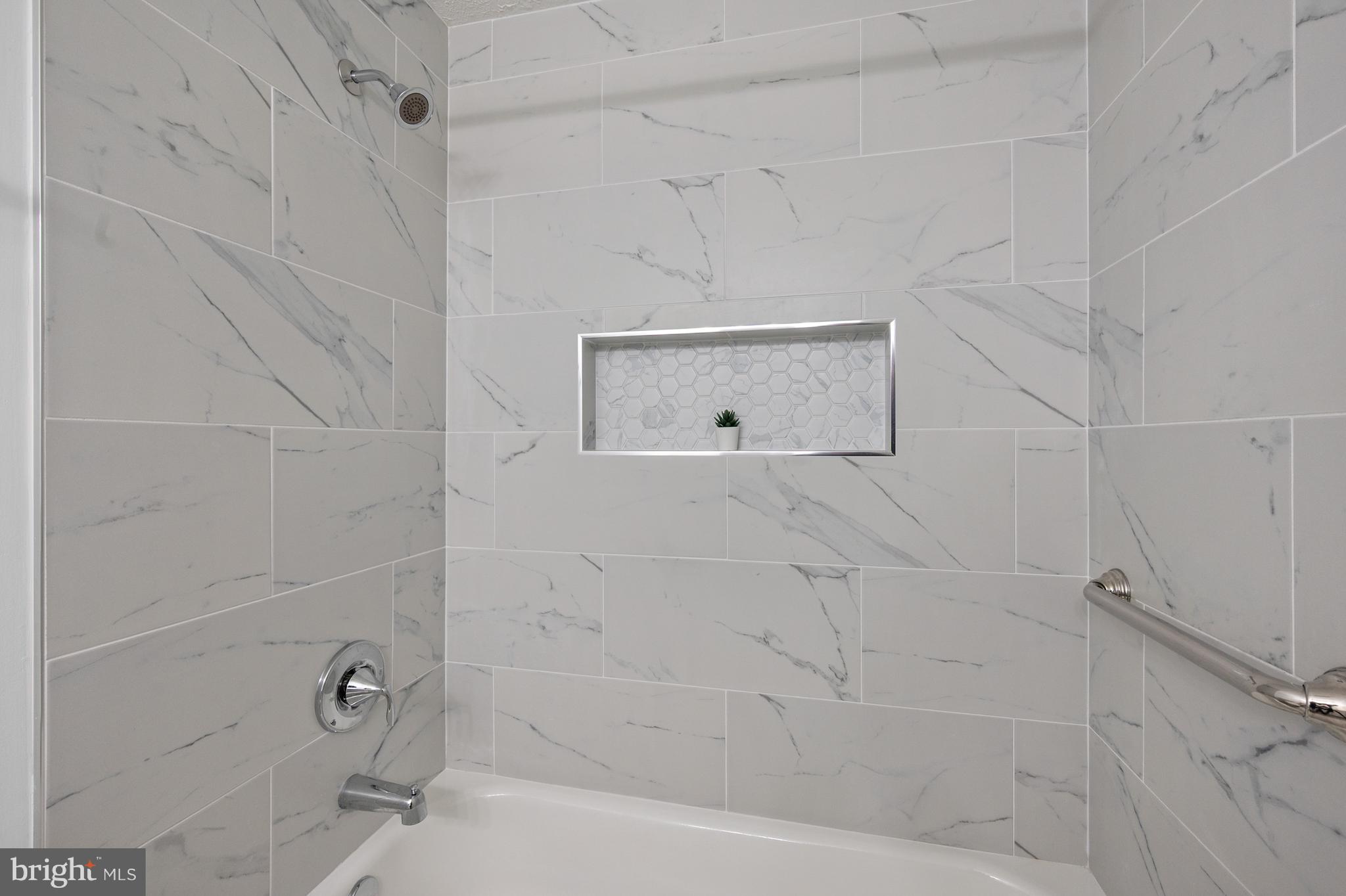 4417 Cub Run Road Chantilly, VA 20151 - Photo 32 of 57 UPSTAIRS HALLWAY FULL BATH 2