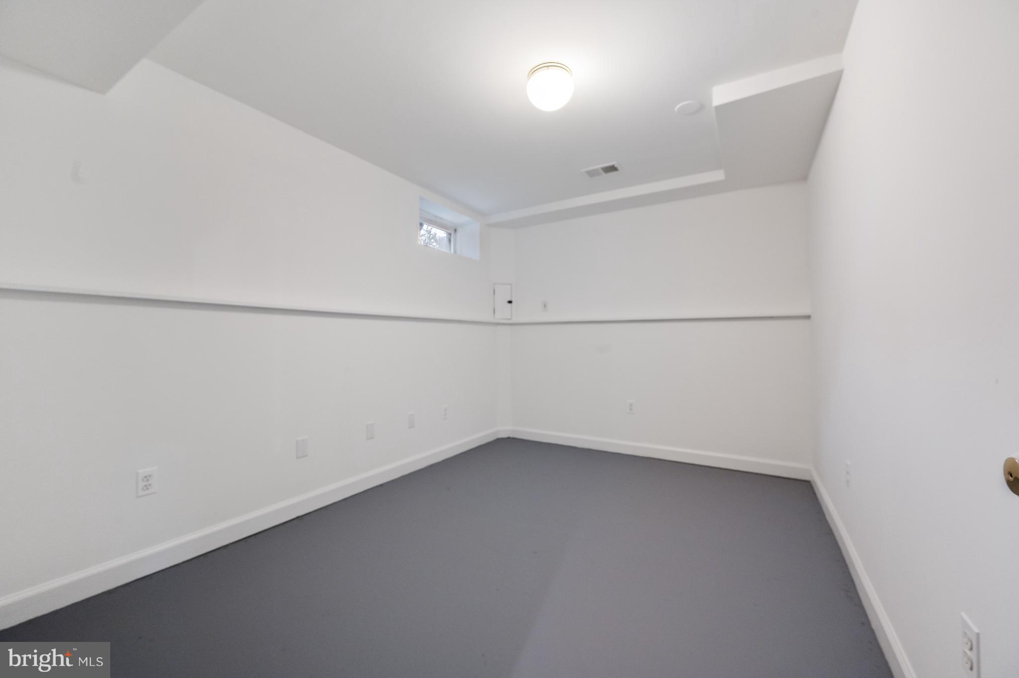 4417 Cub Run Road Chantilly, VA 20151 - Photo 37 of 57 LOWER LEVEL 5 - DEN/HOME OFFICE