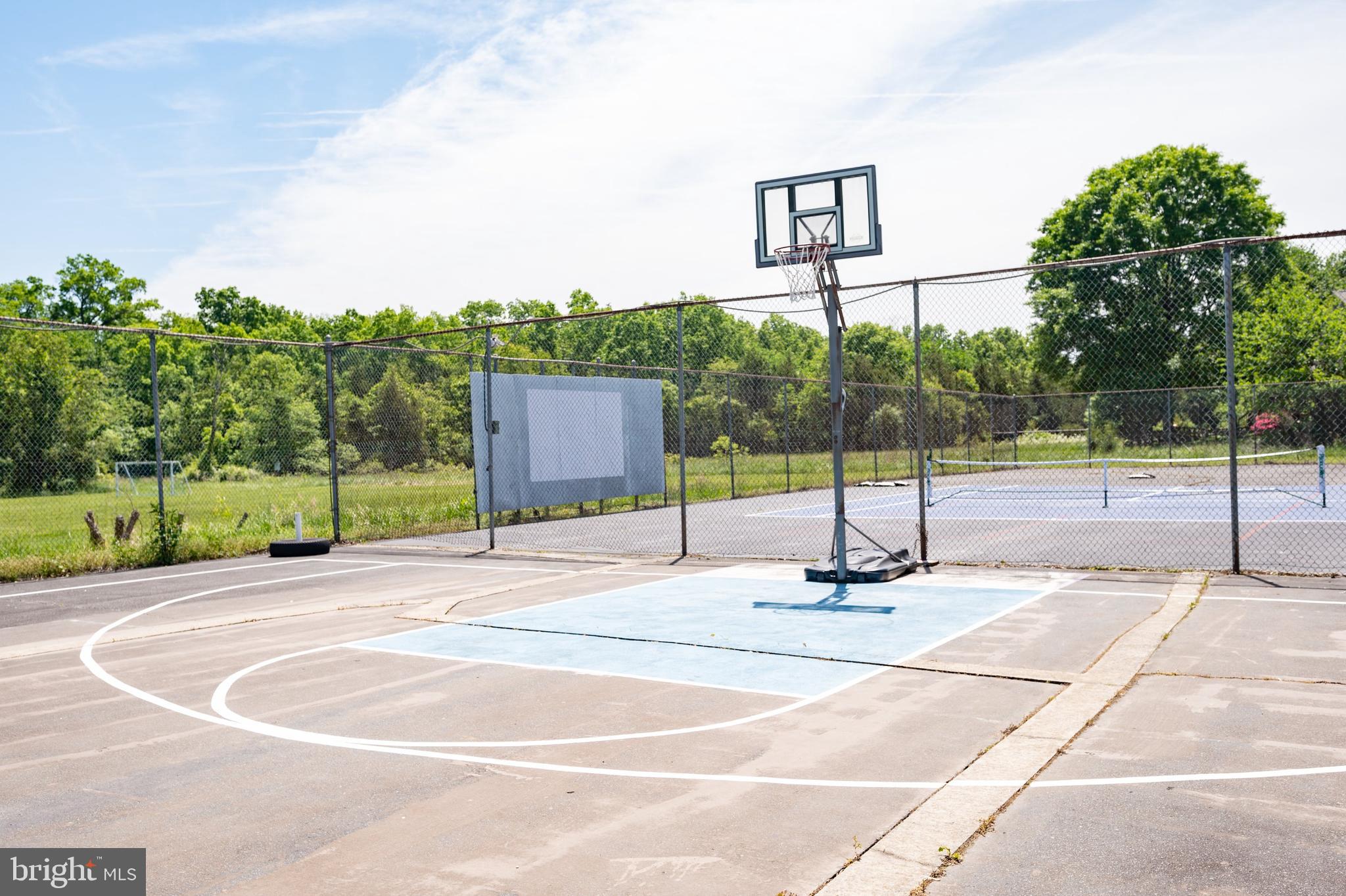 4417 Cub Run Road Chantilly, VA 20151 - Photo 49 of 57 a view of a basketball court