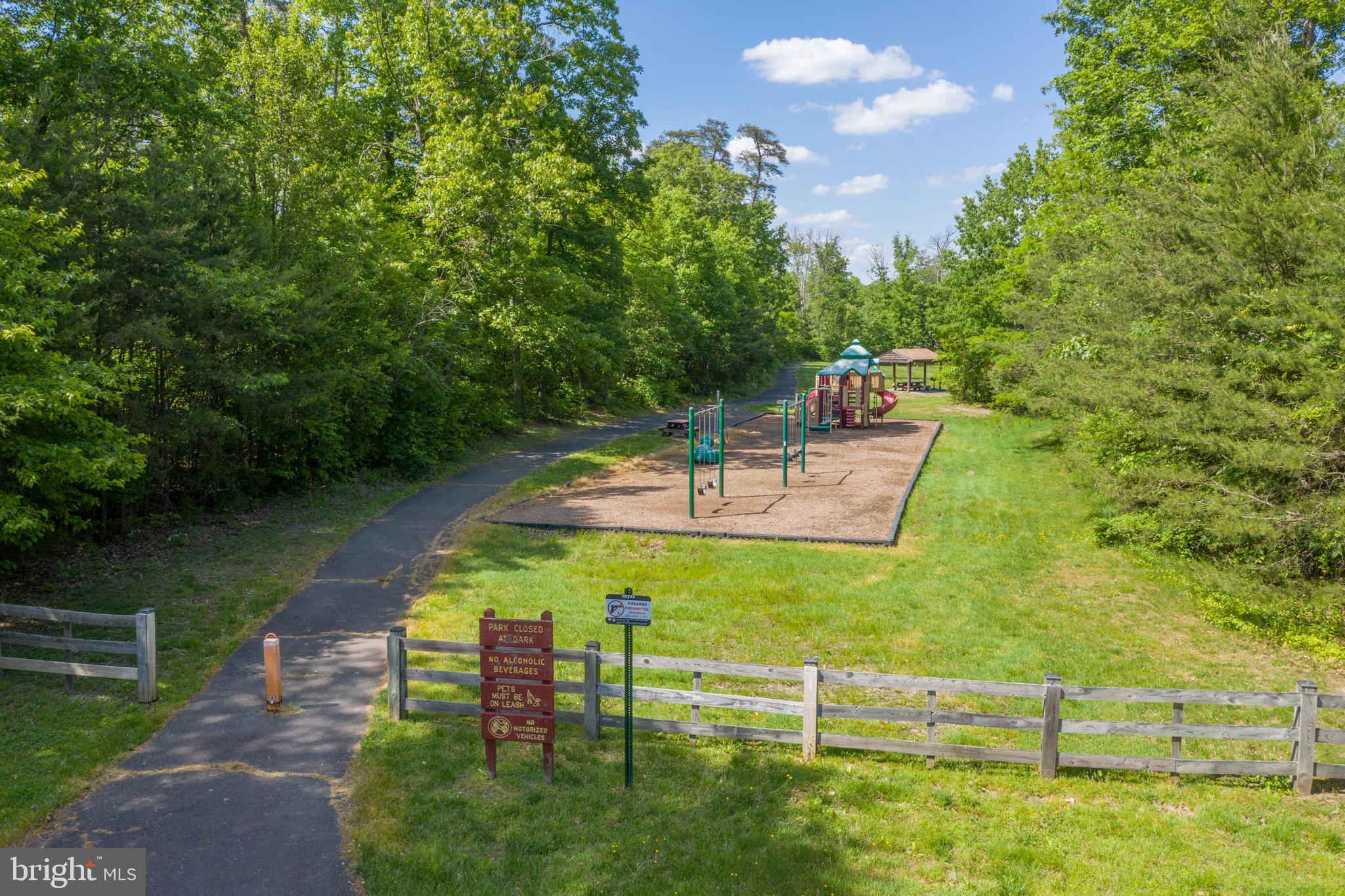 4417 Cub Run Road Chantilly, VA 20151 - Photo 54 of 57 a view of a garden with an outdoor space