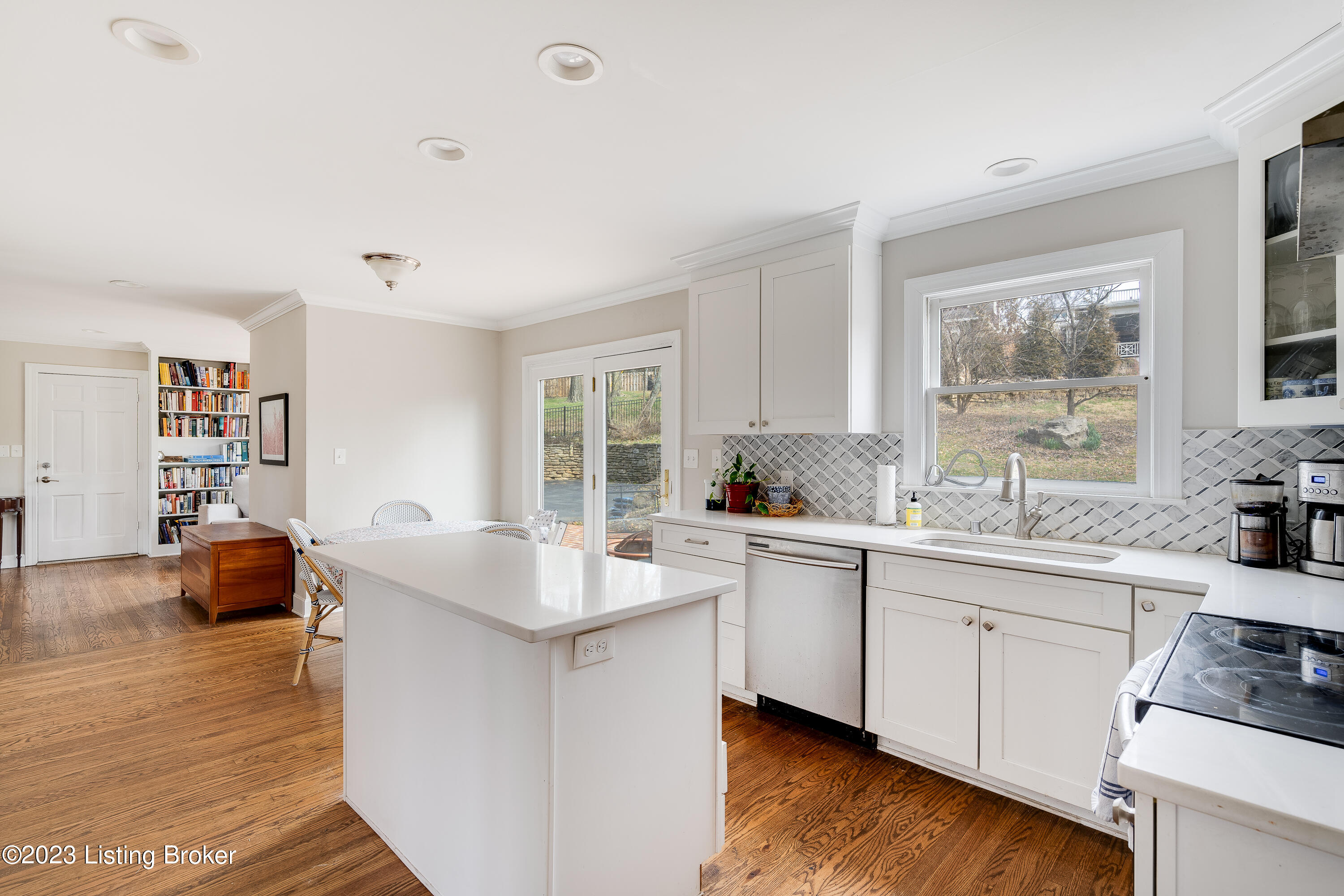 5510 Apache Road Louisville, KY 40207 - Photo 10 of 33 5510 Apache Rd-13