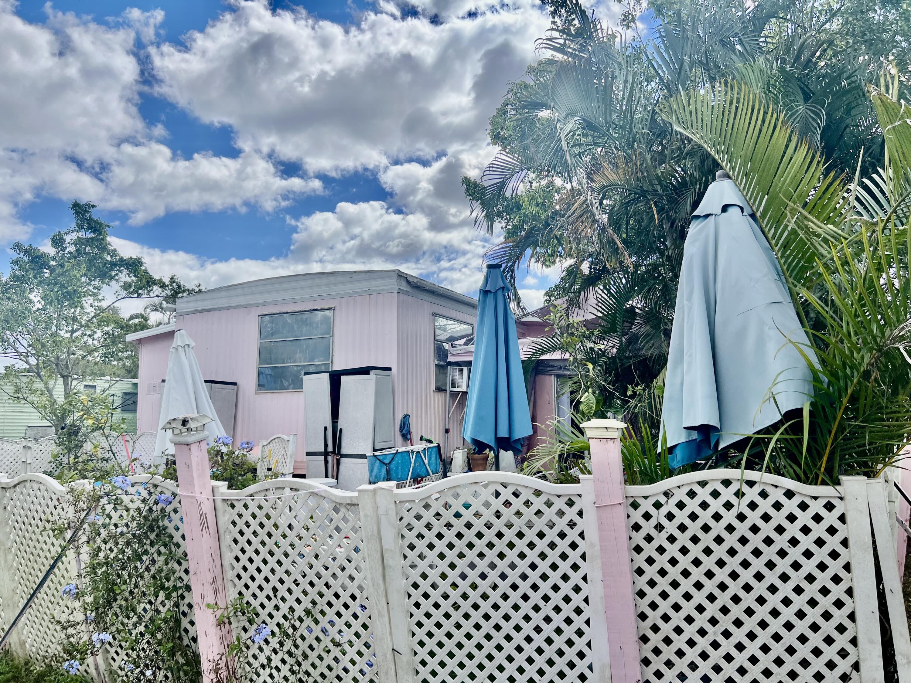 305 Northwest 50th Court Pompano Beach, FL 33064 - Photo 5 of 26 IMG_0689