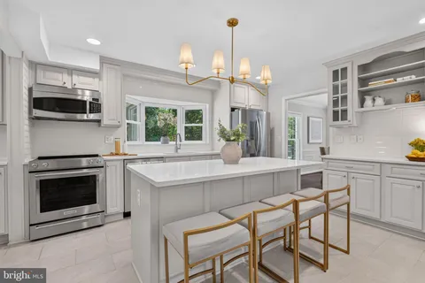 $1,395,000 | 11312 Lapham Drive, Oakton, VA 22124