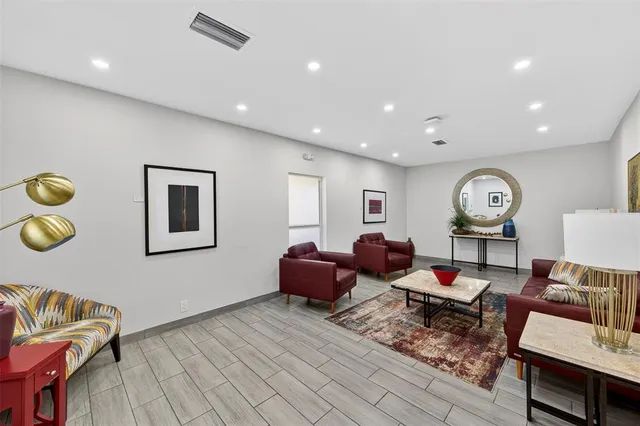 $260,000 | 808 Cypress Boulevard, Unit 203, Pompano Beach, FL 33069