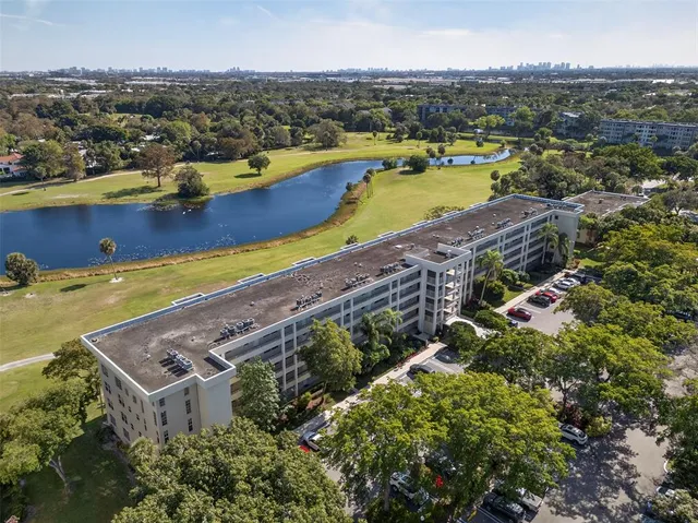 $260,000 | 808 Cypress Boulevard, Unit 203, Pompano Beach, FL 33069