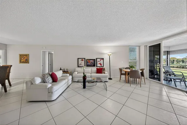 $260,000 | 808 Cypress Boulevard, Unit 203, Pompano Beach, FL 33069
