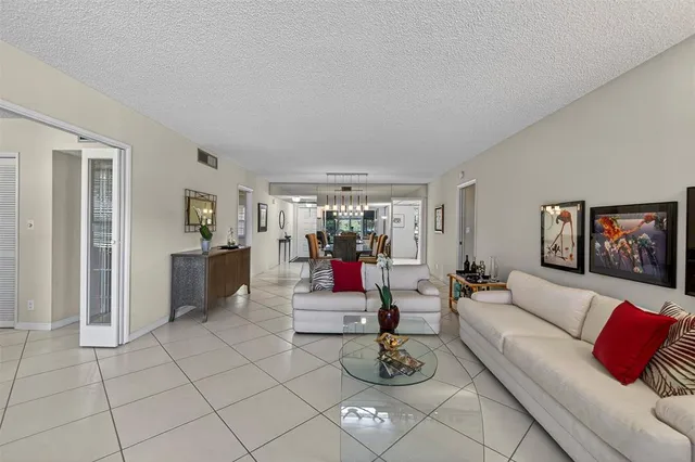 $260,000 | 808 Cypress Boulevard, Unit 203, Pompano Beach, FL 33069