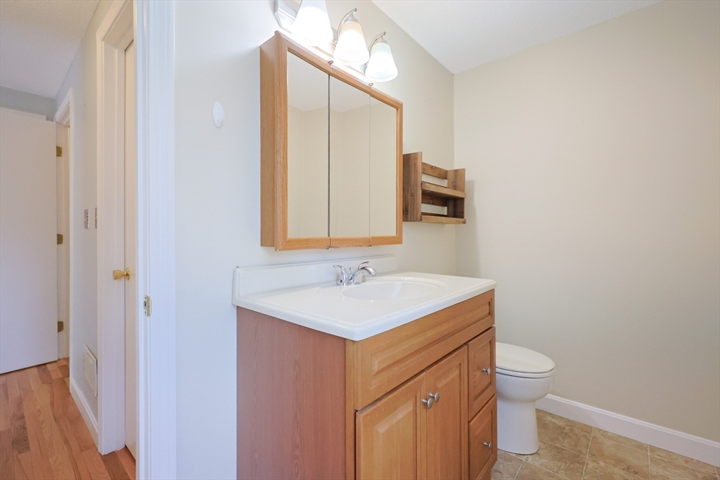 49 Stone Ridge Road, Unit 49 Franklin, MA 02038 - Photo 16 of 33 Gallery Image 16