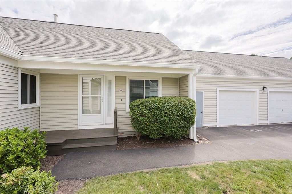49 Stone Ridge Road, Unit 49 Franklin, MA 02038 - Photo 2 of 33 Gallery Image 2