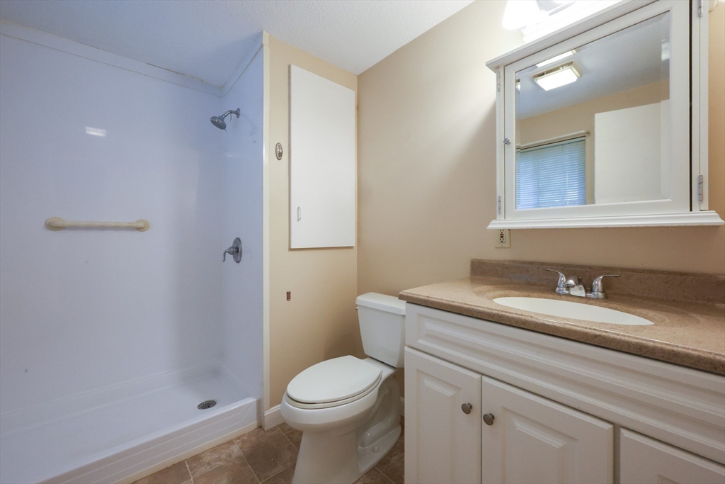 49 Stone Ridge Road, Unit 49 Franklin, MA 02038 - Photo 23 of 33 Gallery Image 23