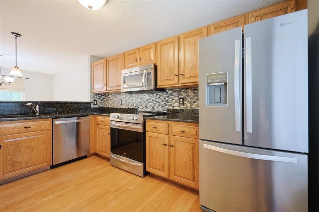 49 Stone Ridge Road, Unit 49 Franklin, MA 02038 - Photo 5 of 33 Gallery Image 5