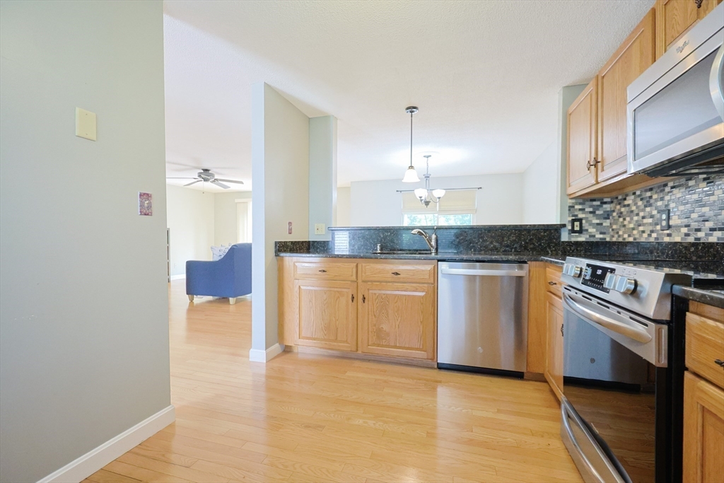 49 Stone Ridge Road, Unit 49 Franklin, MA 02038 - Photo 8 of 33 Gallery Image 8