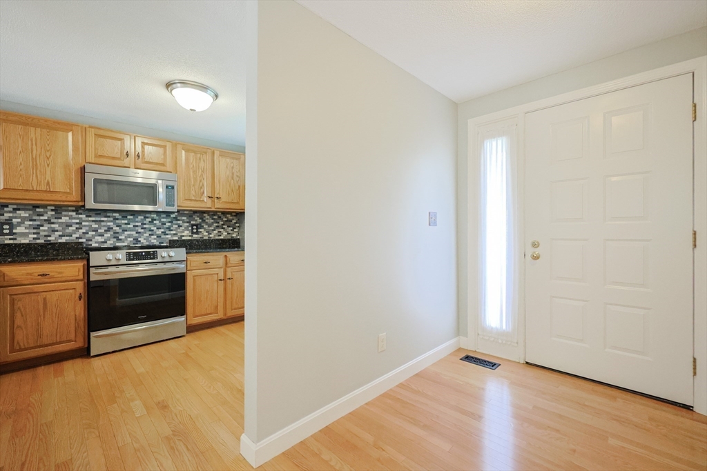 49 Stone Ridge Road, Unit 49 Franklin, MA 02038 - Photo 9 of 33 Gallery Image 9