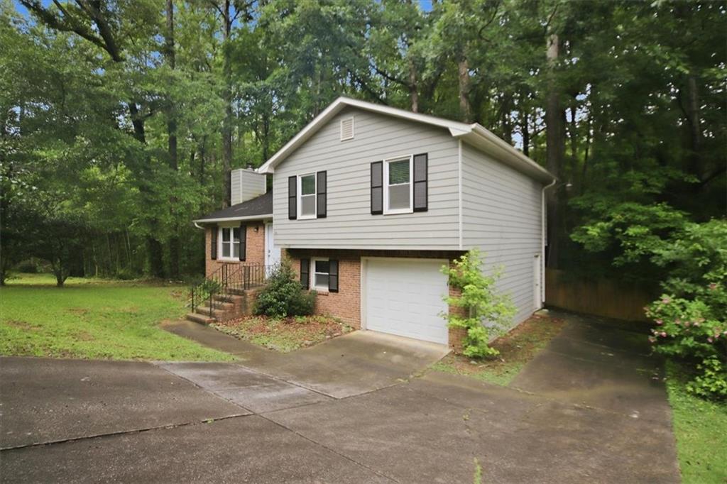 4635 Hamlet Walk Southeast Conyers, GA 30094 - Photo 3 of 25