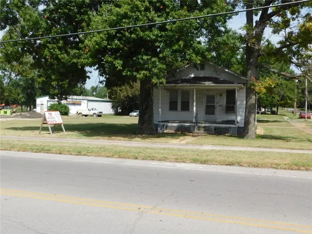 $145,000 | 1002 West 4th Street, Pittsburg, KS 66762
