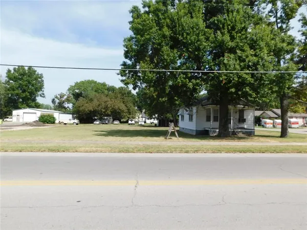 $135,000 | 1002 West 4th Street, Pittsburg, KS 66762