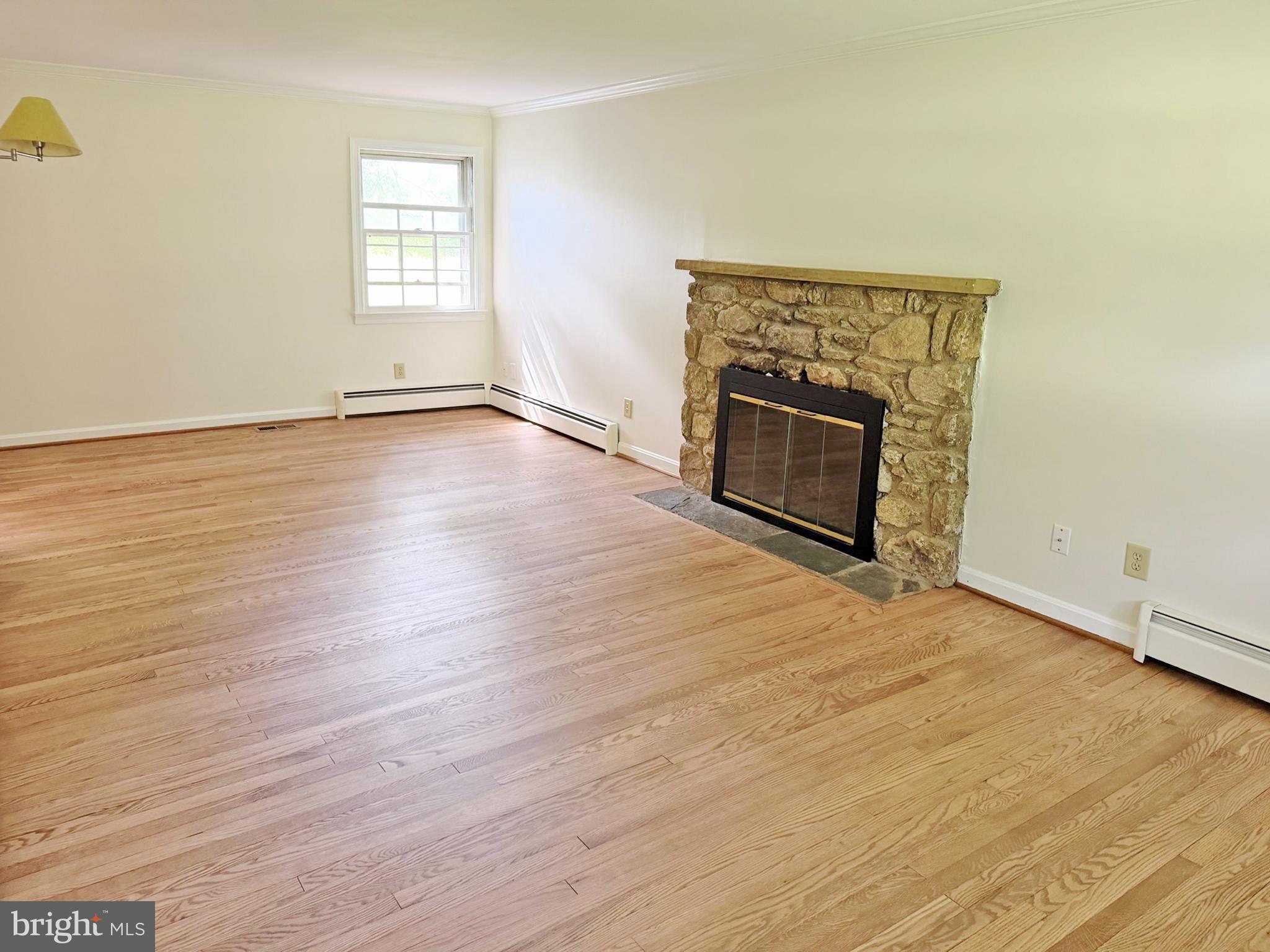 9248 Springs Road Warrenton, VA 20186 - Photo 4 of 21 Family room