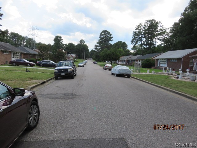 734 Hampton Road Petersburg, VA 23805 - Photo 11 of 34 734 Hampton Rd - Street 2
