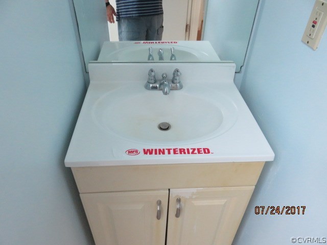734 Hampton Road Petersburg, VA 23805 - Photo 23 of 34 734 Hampton Rd - Master Bath C