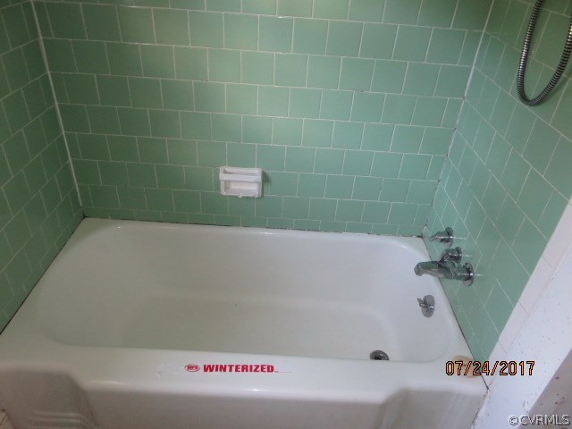 734 Hampton Road Petersburg, VA 23805 - Photo 32 of 34 734 Hampton Rd - Hall Bath B