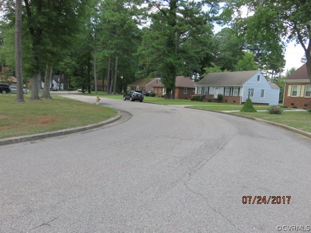 734 Hampton Road Petersburg, VA 23805 - Photo 10 of 34 734 Hampton Rd - Street 1