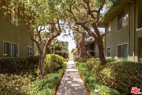 $1,275,000 | 1201 South Orange Grove Boulevard, Pasadena, CA 91105