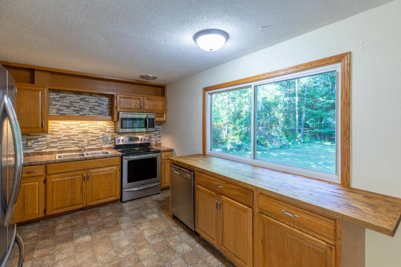 319 Annette Court Rhinelander, WI 54501 - Photo 5 of 44 Gallery Image 5