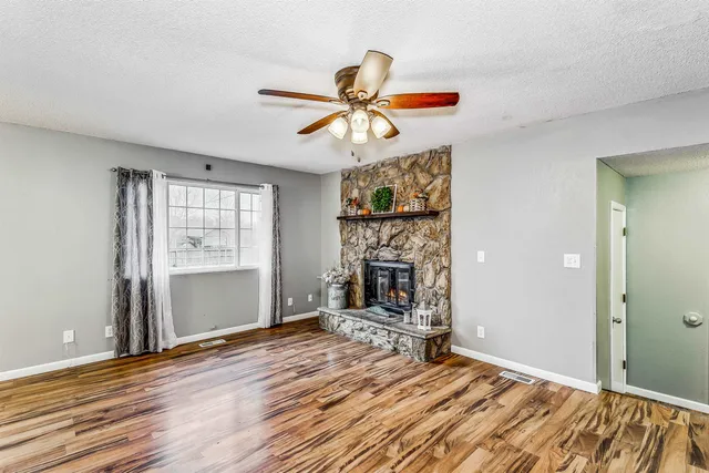 $194,900 | 6312 North Ulysses Street, Park City, KS 67219